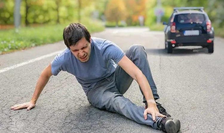 اگر راننده مقصر از صحنه تصادف فرار کرد چه کنیم؟